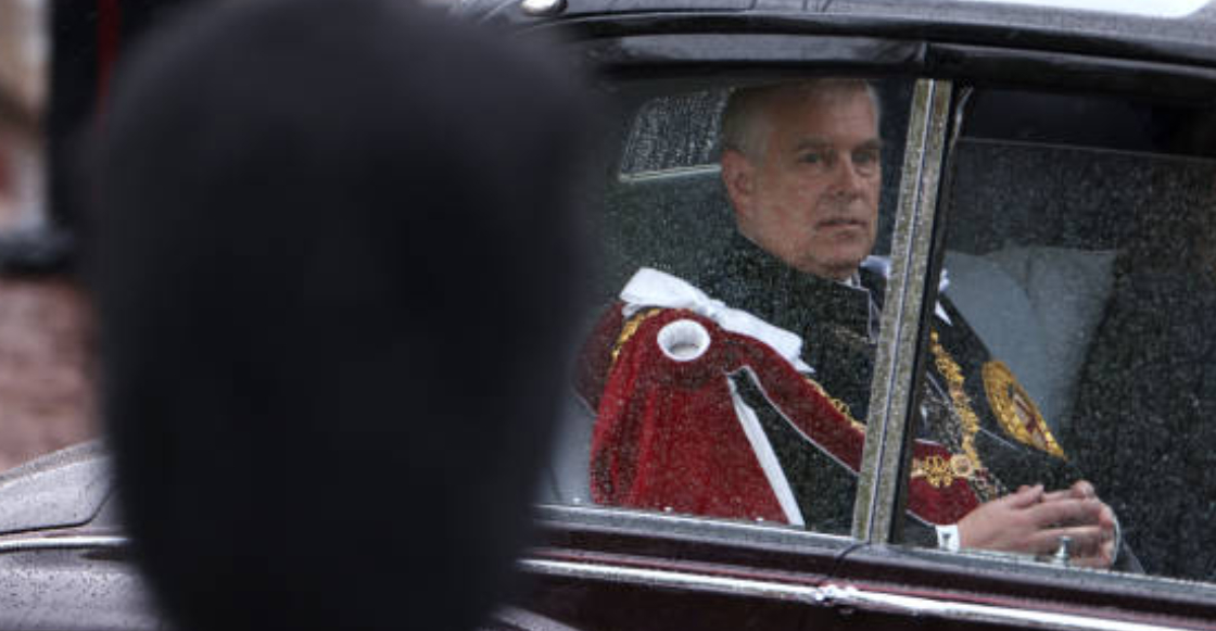 quitan-andrew-titulo-principe-por-caso-epstein-1