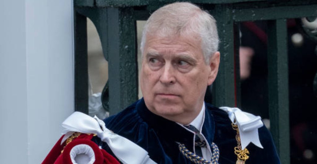 quitan-andrew-titulo-principe-por-caso-epstein