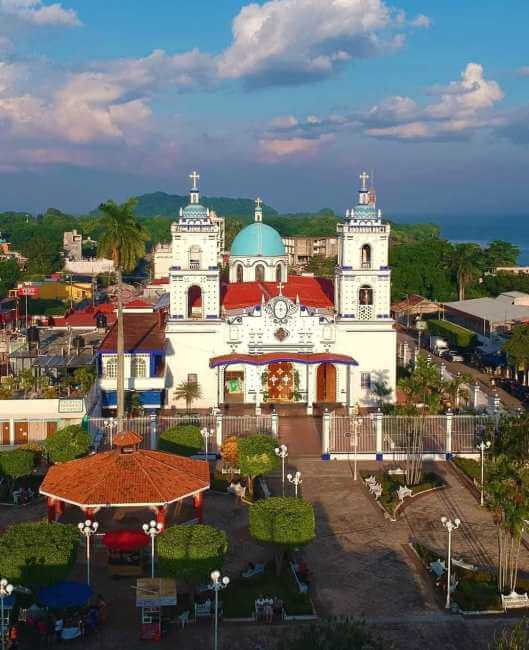 Limpias y árboles eternos: Recorrido misterioso por Catemaco