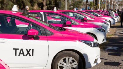 Adiós a los Tsurus: De cómo se reemplazarán los taxis viejos en la CDMX