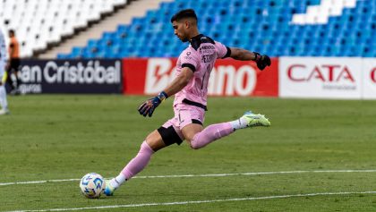 ‘Cronómetro’ para saques de meta y de banda, y más reglas que llegarían al futbol