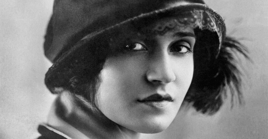 Todas las Tinas que fue Tina Modotti: Así es El abrigo del tigre