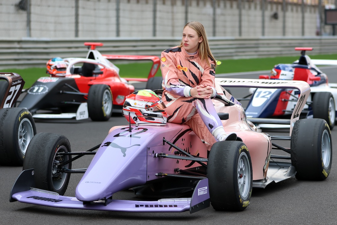 Aurelia Nobels, piloto apoyada por Puma