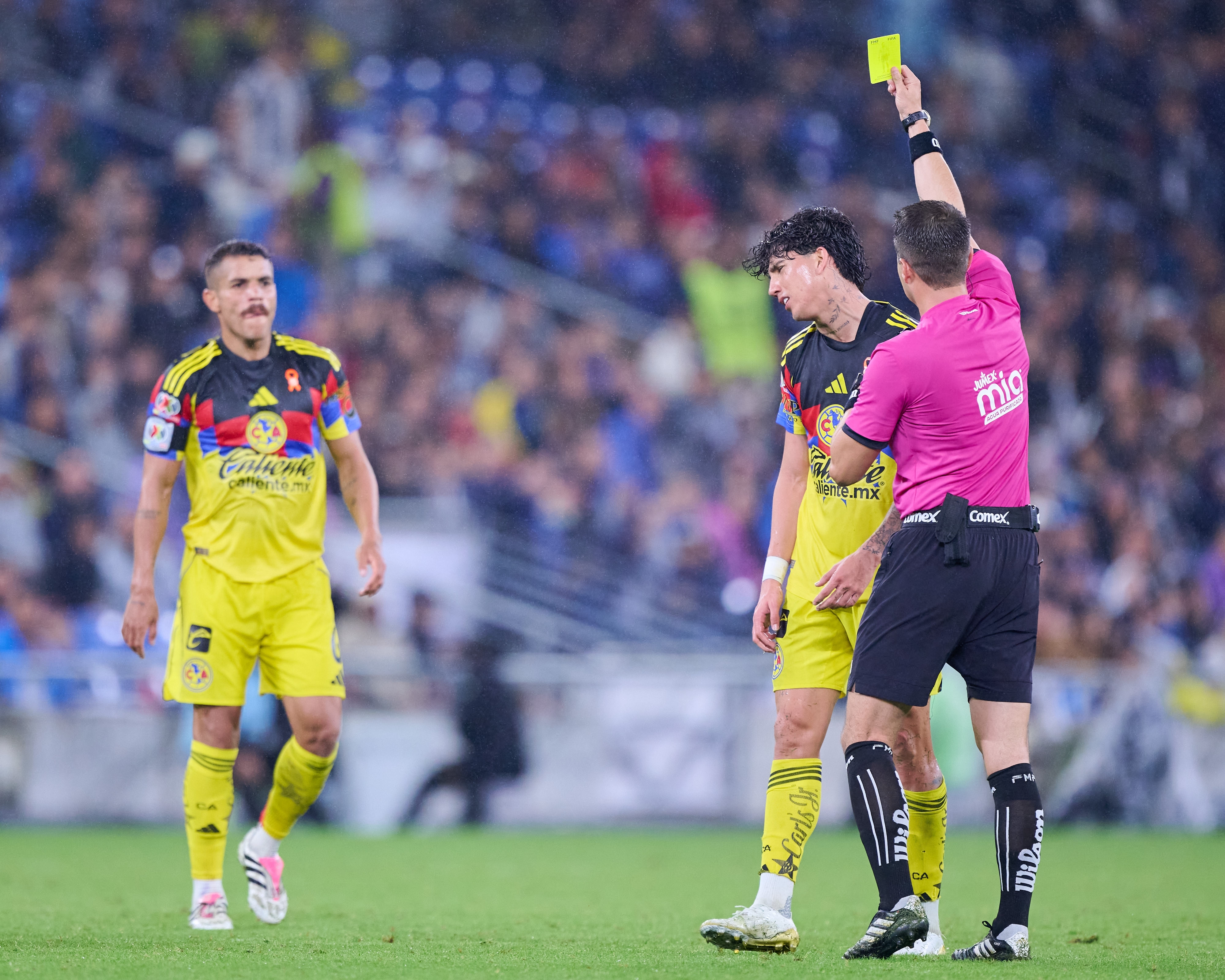 Sancionan a árbitros por "perjudicar" al América contra Monterrey