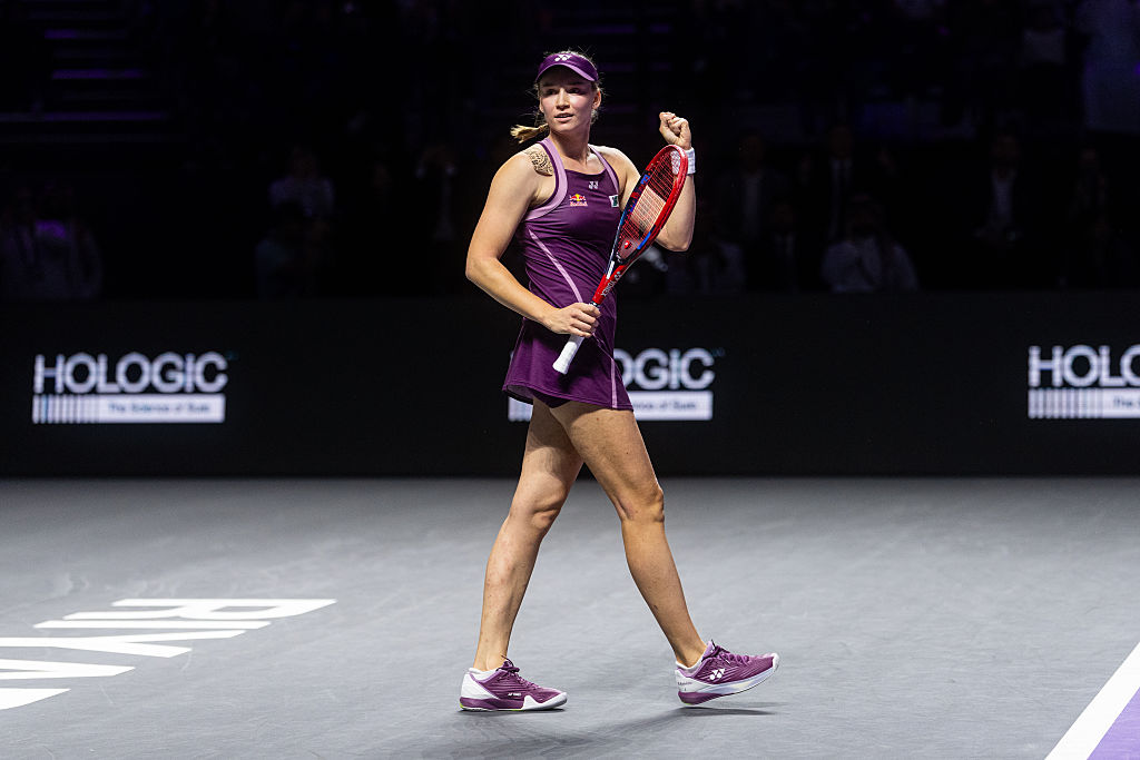 Elena Rybakina, la gimnasta y patinadora que domina el tenis