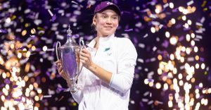 Elena Rybakina, la gimnasta y patinadora que domina el tenis