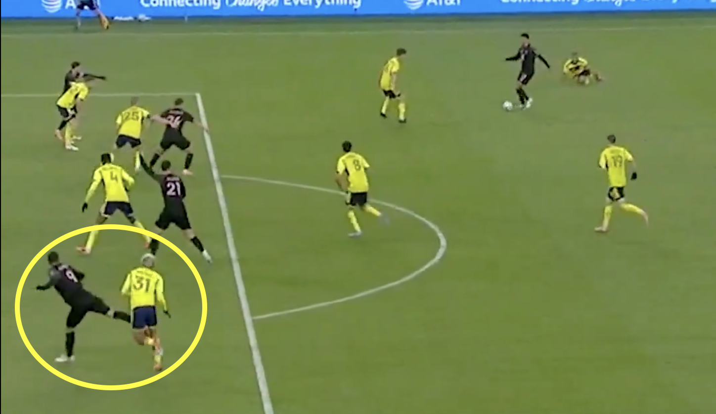 Luis Suárez volvió a ser expulsado en la MLS