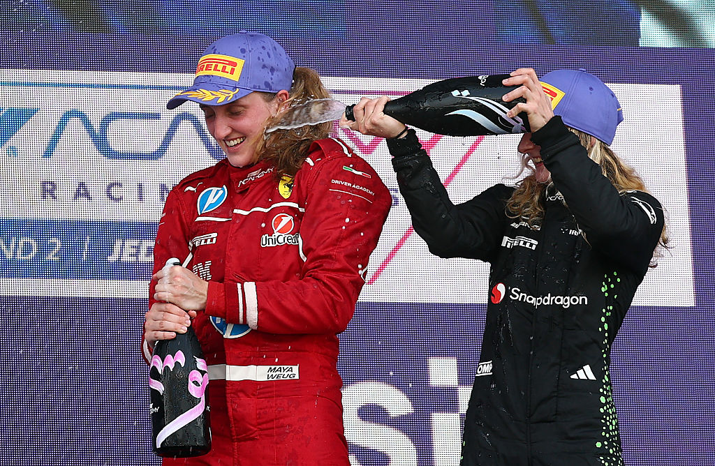 Doriane Pin y Maya Weug