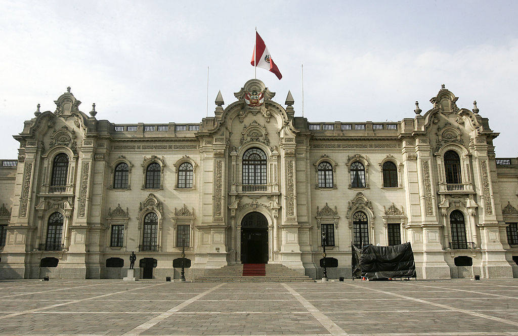 Perú rompe relaciones diplomáticas con México tras asilo a exministra Betssy Chávez