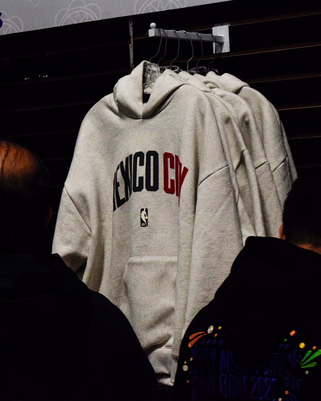 Esta sudadera costaba casi cinco mil pesos