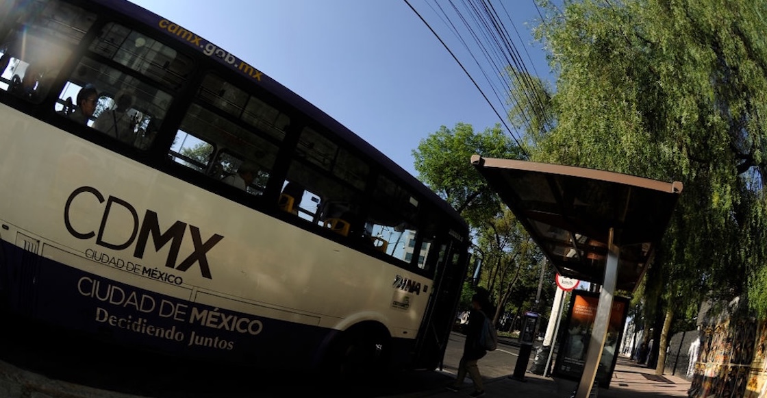 Chilangos reaccionan al aumento de tarifa de micros, combis y camiones de CDMX