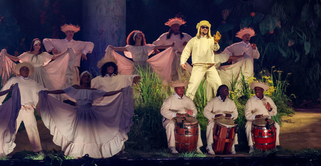 Escenario principal de DtmF, la gira de Bad Bunny