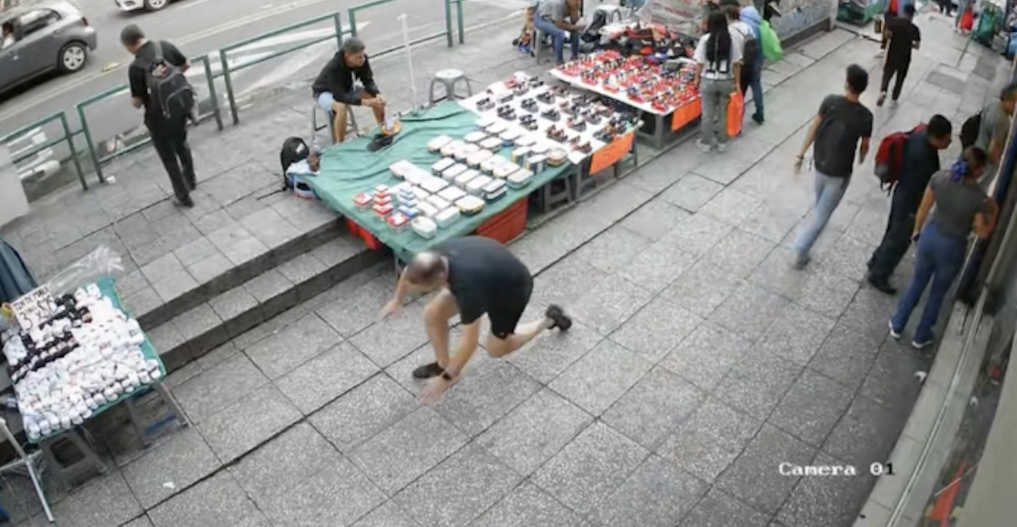 banqueta-esguinzadora-desnivel-cdmx-centro-historico-videos-tiktok-caidas-6