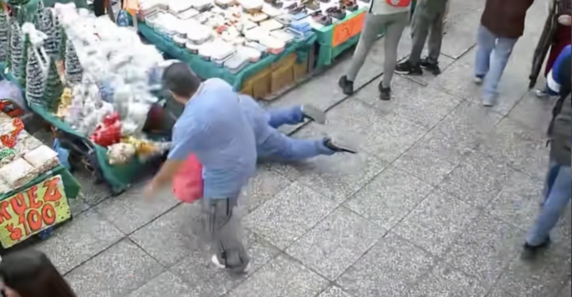 banqueta-esguinzadora-desnivel-cdmx-centro-historico-videos-tiktok-caidas-7