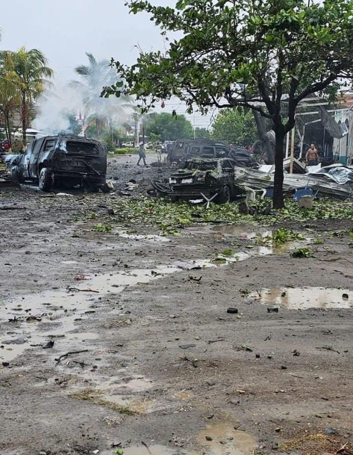 Dejan coche bomba a Policía Comunitaria de Coahuayana, Michoacán; hay dos muertos