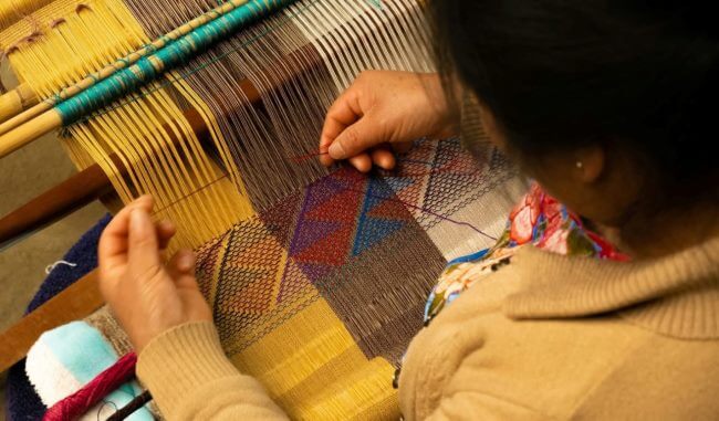 ¿Frío? Abrígate con la fascinante historia de los sarapes en México