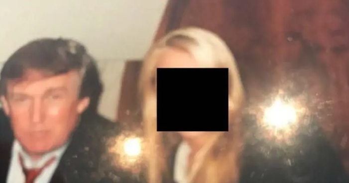 Revelan nuevas fotos de Jeffrey Epstein y Trump aparece en varias