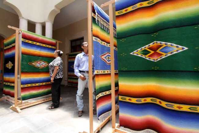 ¿Frío? Abrígate con la fascinante historia de los sarapes en México