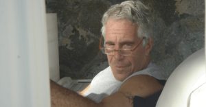 Jeffrey Epstein: Un resumen del caso de trata de personas y quiénes están relacionados