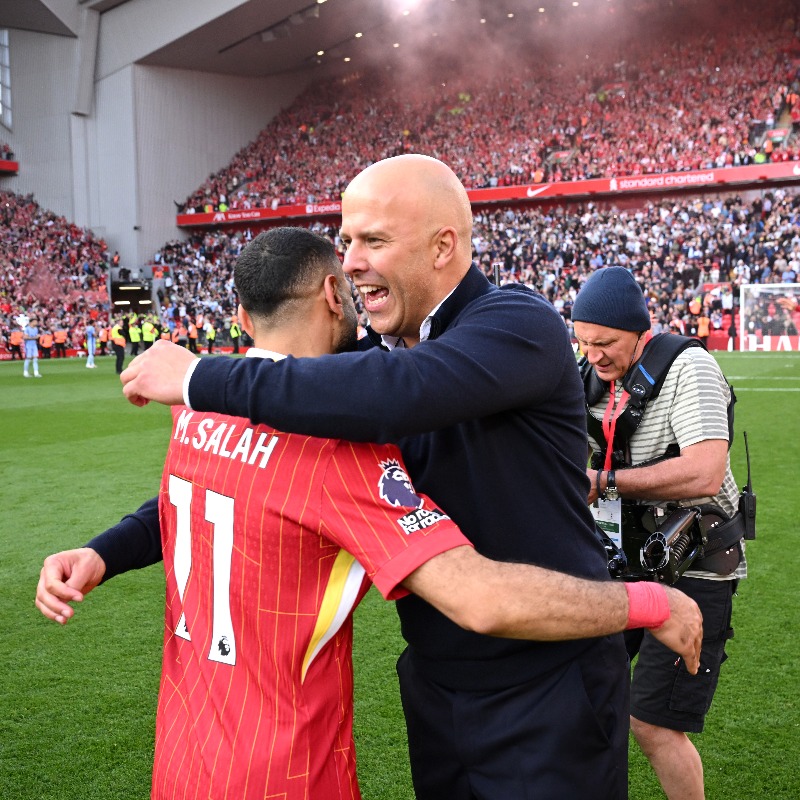 Mohamed Salah y Arne Slot