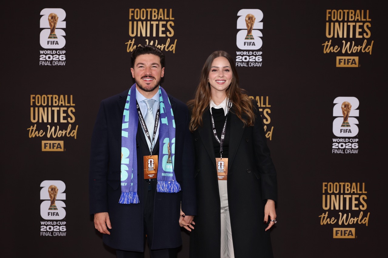 Samuel García y Mariana Rodríguez en el Sorteo del Mundial