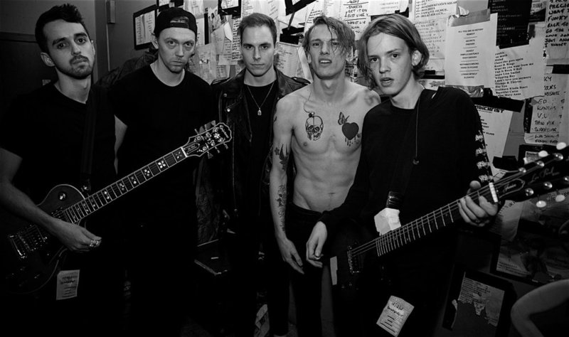 Jamie Campbell Bower banda stranger things vecna counterfeit