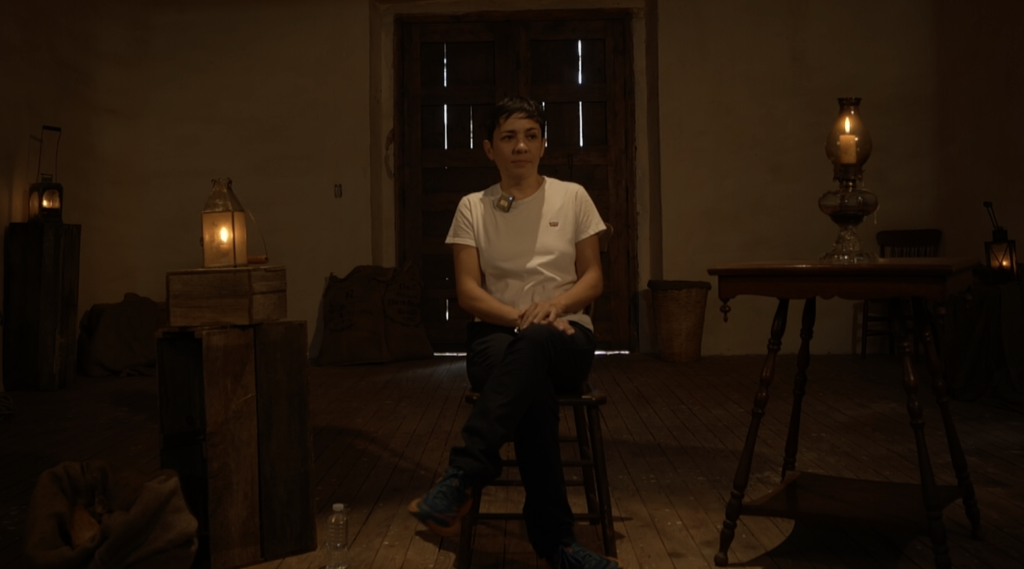 Ximena Amann supervisa la iluminación y fotografía en el set de Como agua para chocolate.