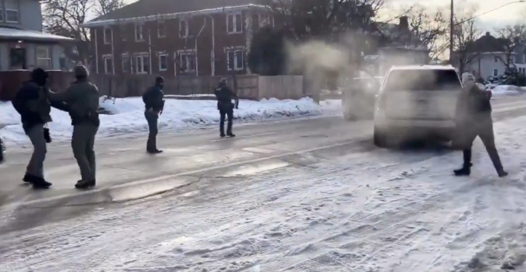 agentes-ice-asesinan-mujer-minnesota-dicen-que-fue-por-terrorismo-domestico-2