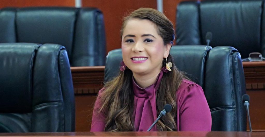 alejandra ang hernandez 2