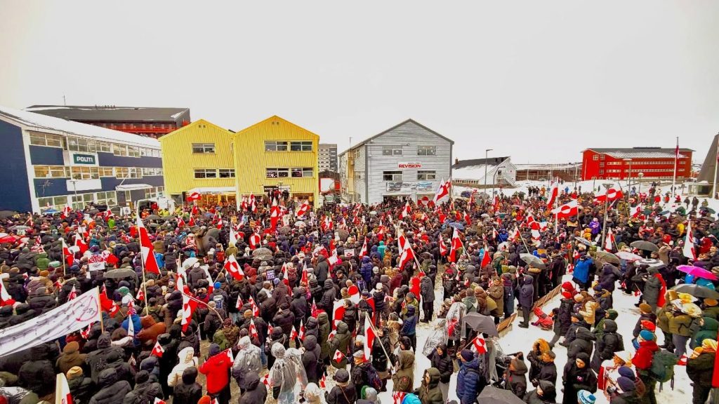Trump impone aranceles a 8 países europeos hasta que le dejen anexar Groenlandia