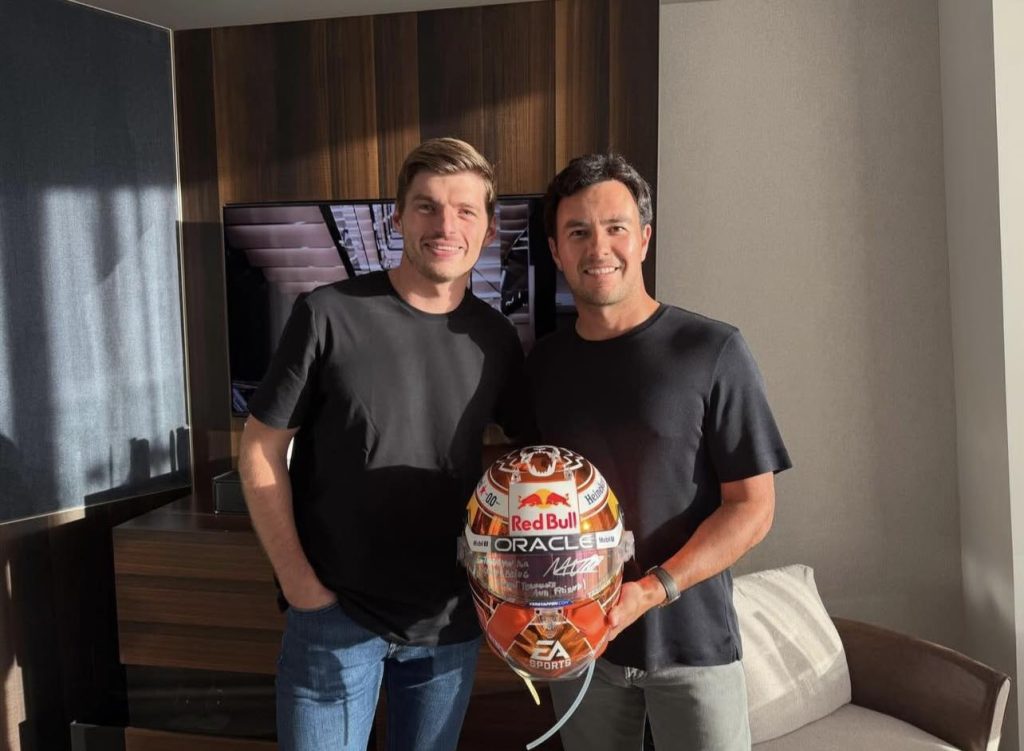 Checo Pérez con Max Verstappen