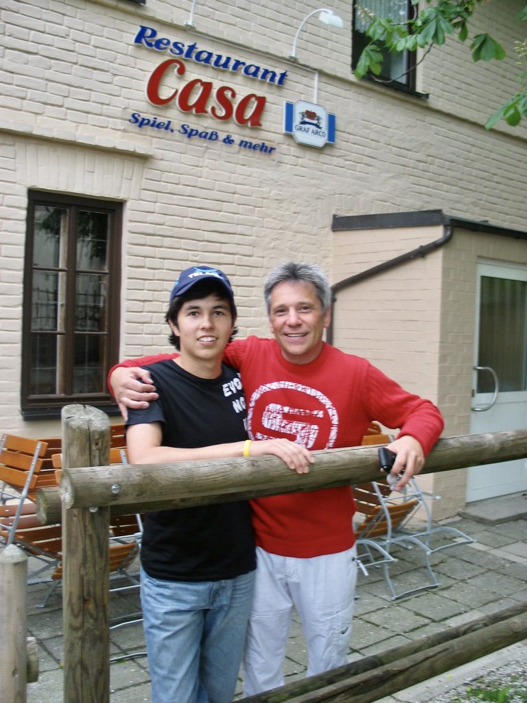 El restaurante donde vivió Checo en Alemania