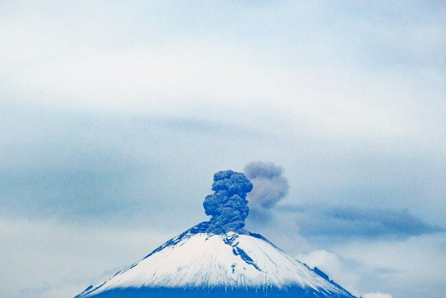 Y a todo esto, ¿qué hay dentro del cráter del Popocatépetl?