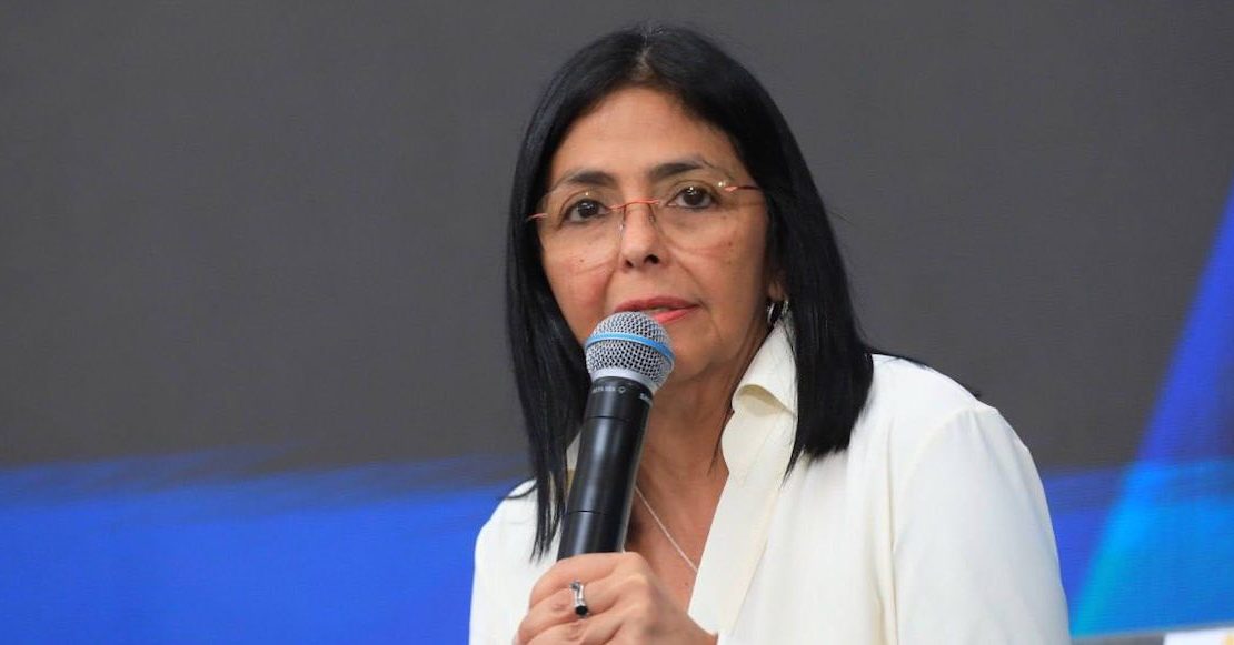 Delcy Rodríguez es la nueva presidenta de Venezuela… y Estados Unidos la pondrá “a prueba”