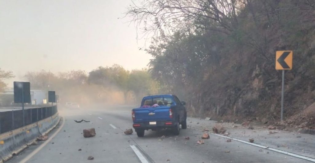 deslaves carretera cuernavaca acapulco 1