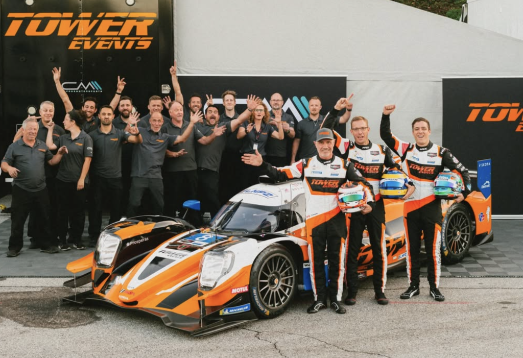 El equipo de Sebastián Álvarez