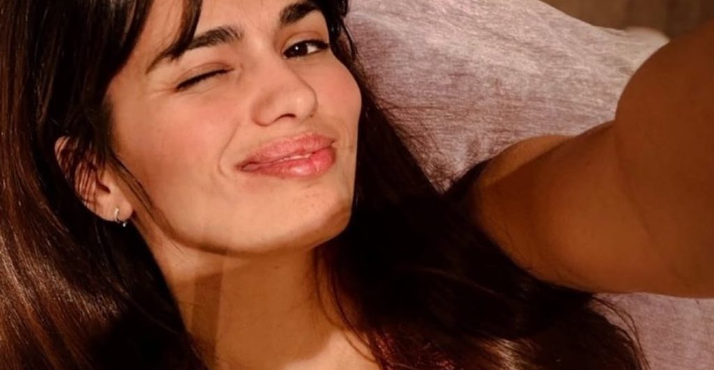 grok-bikini-sara-salamo