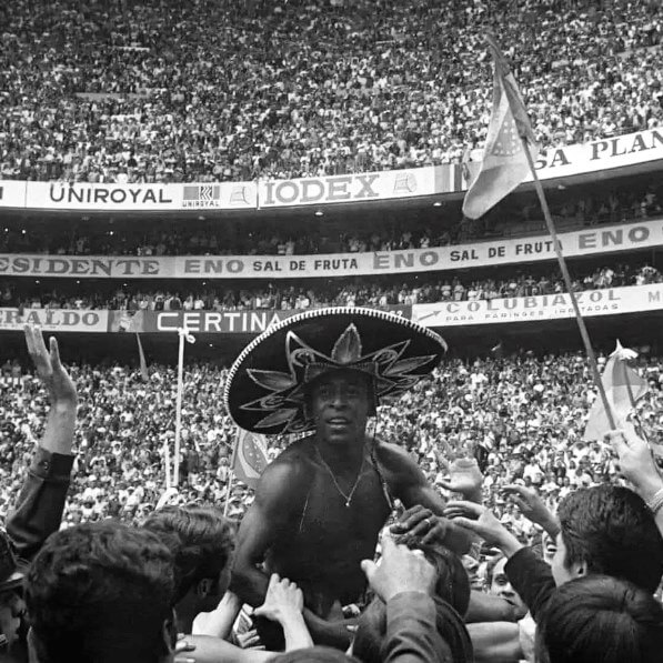 De cómo la piedra se convirtió en estadio: La historia del Estadio Azteca