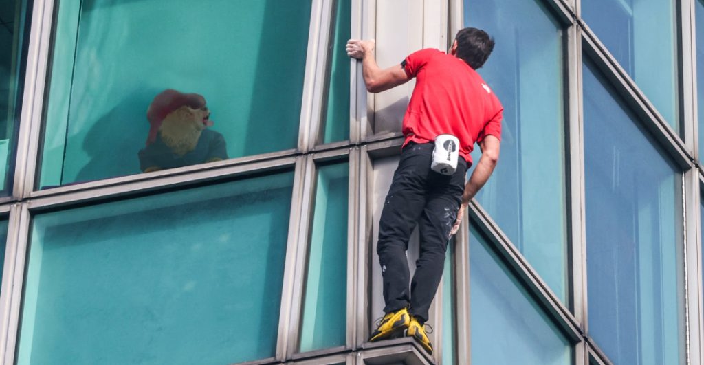 mejores-videos-escala-sin-equipo-ni-cuerdas-alex-honnold-taipei-101