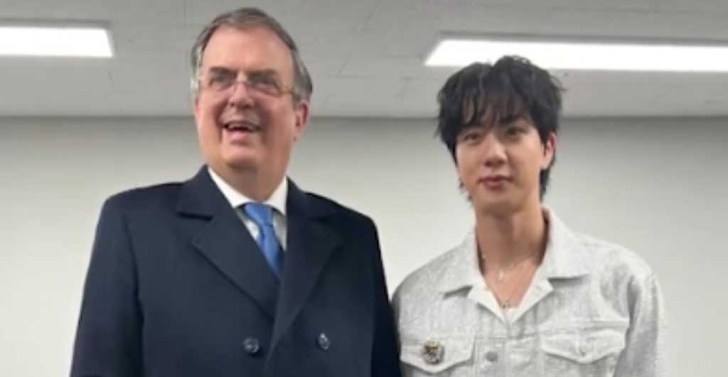 politicos-maynez-ebrard-samuel-sheinbaum-cuelgan-llegada-bts-mexico-1