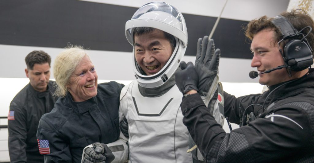 primera-evacuacion-medica-nasa-eei-astronautas-regresan-tierra-1