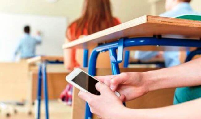 ¿Deberíamos prohibir los celulares en las escuelas?
