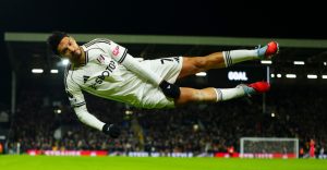 Raúl Jiménez, entre los máximos goleadores latinos de la Premier League