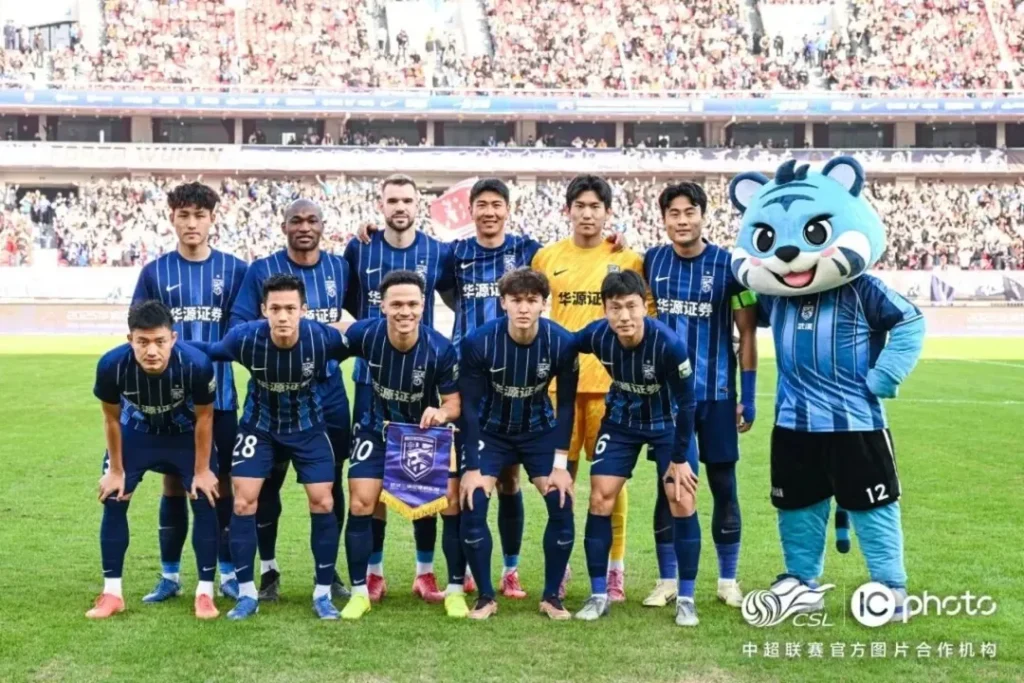Fotografía del wuhanthreetownsfc vía Instagram