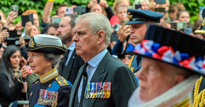 Príncipe Andrés y la princesa Ana durante una ceremonia oficial en Londres en septiembre de 2022