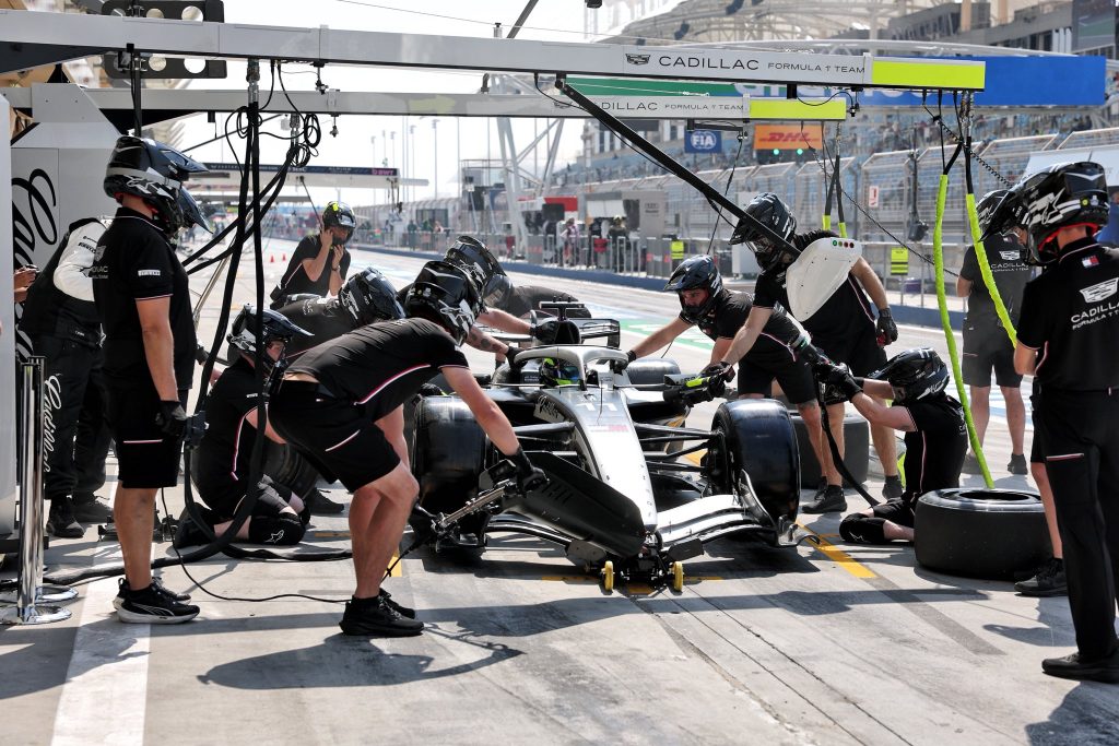 El auto de Checo Pérez en los test de Bahréin