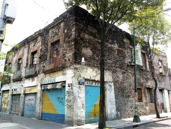 La vida auténtica y caótica de la colonia Peralvillo