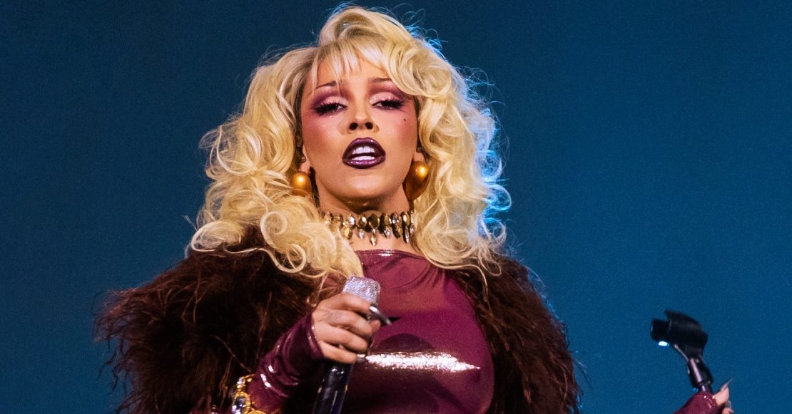 Doja Cat en México… de lo excéntrico a lo vintage para un show impredecible