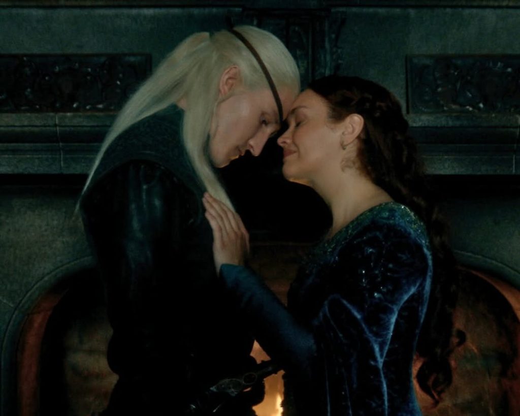 Olivia Cooke y Ewan Mitchell como Alicent y Aemond en la tercera temporada de House of the Dragon