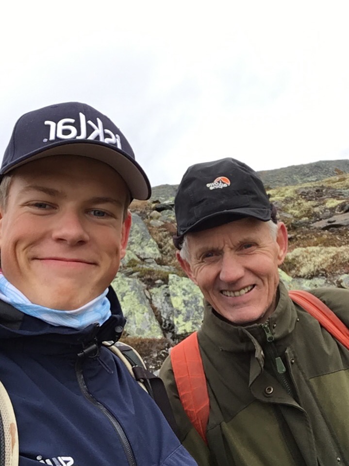 Johannes Høsflot Klæbo y su abuelo Kåre Høsflot